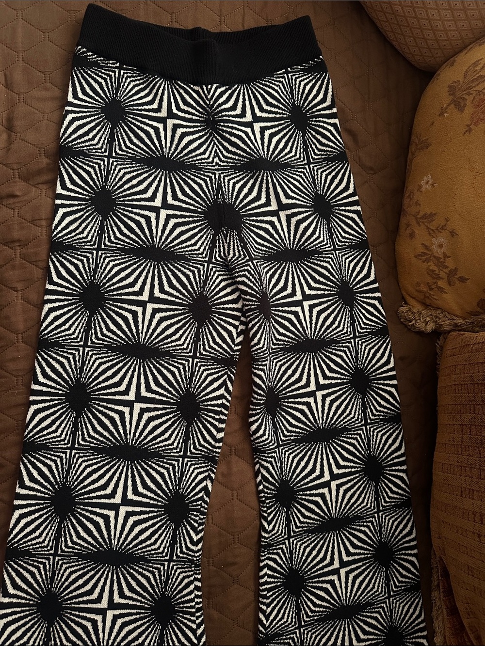 Black & White Geometric Knit Wide-Leg Pants